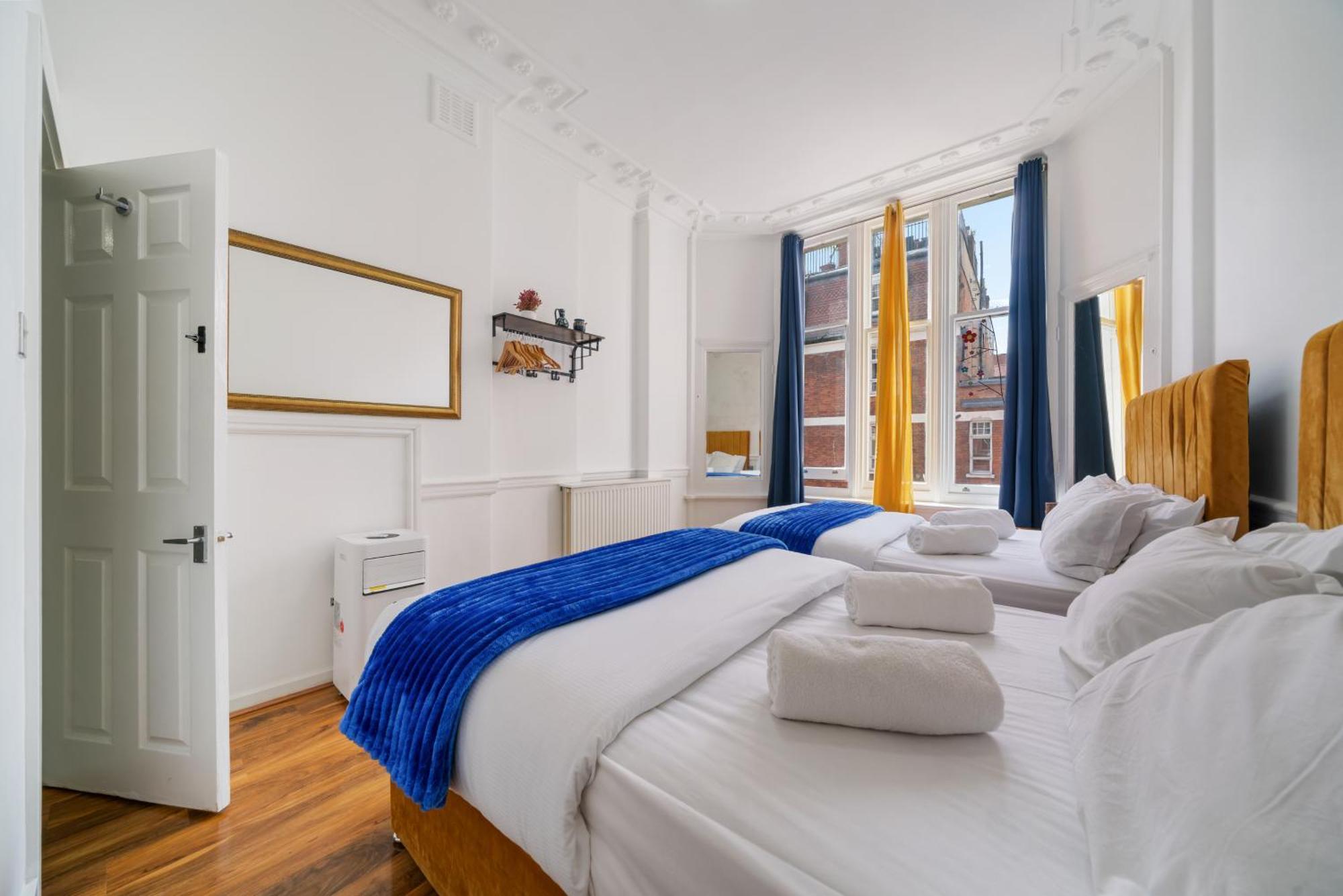 Selfridges Skyline Located Next To Bond Street 5gc Apartment London